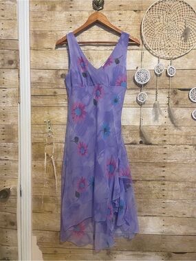 VTG whimsical 90s/ Y2K Purple Floral V-neck MIDI Dress